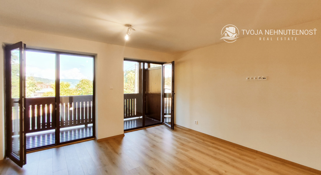 Luxusná novostavba šiestich rodinných domov v radovej zástavbe Domaša-Valkov s výhľadom na vodu, uprostred prírody