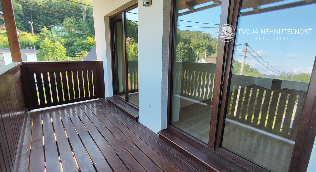 Luxusná novostavba šiestich rodinných domov v radovej zástavbe Domaša-Valkov s výhľadom na vodu, uprostred prírody