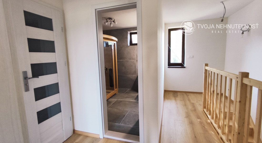 Luxusná novostavba šiestich rodinných domov v radovej zástavbe Domaša-Valkov s výhľadom na vodu, uprostred prírody