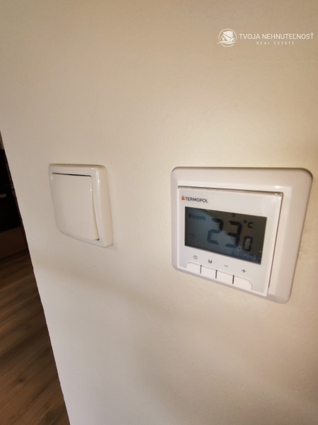 Luxusná novostavba šiestich rodinných domov v radovej zástavbe Domaša-Valkov s výhľadom na vodu, uprostred prírody