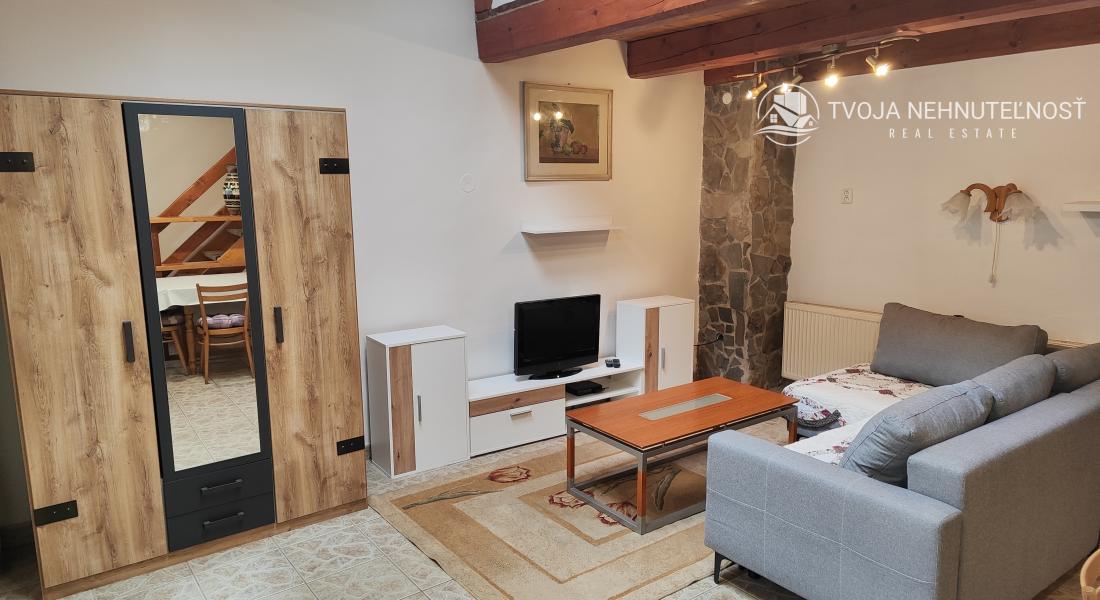 Prenajatý do 1.9.2024...2 izbový zariadený byt v centre mesta na Františkánskom námestí