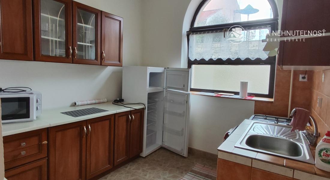 Prenajatý do 1.9.2024...2 izbový zariadený byt v centre mesta na Františkánskom námestí