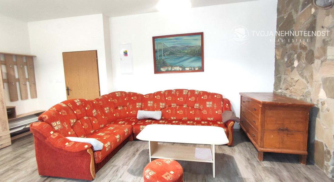 Voľný ihneď... priestranný bezbariérový 4 izbový byt s terasou v priamom centre Prešova, Františkánske námestie