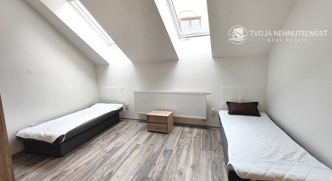 Voľný ihneď... priestranný bezbariérový 4 izbový byt s terasou v priamom centre Prešova, Františkánske námestie