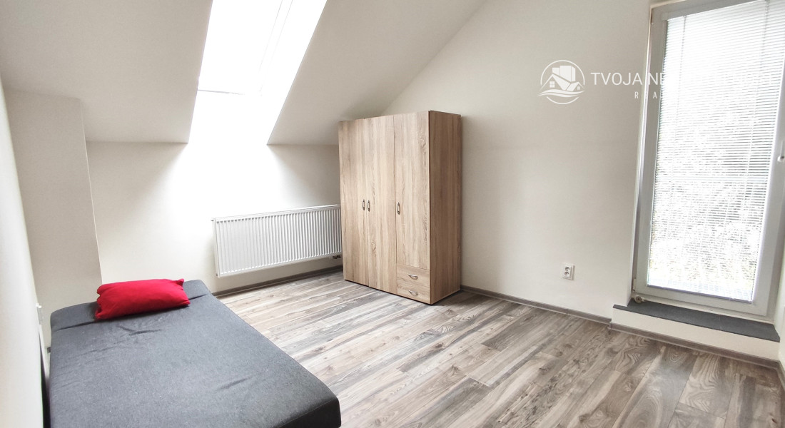 Voľný ihneď... priestranný bezbariérový 4 izbový byt s terasou v priamom centre Prešova, Františkánske námestie