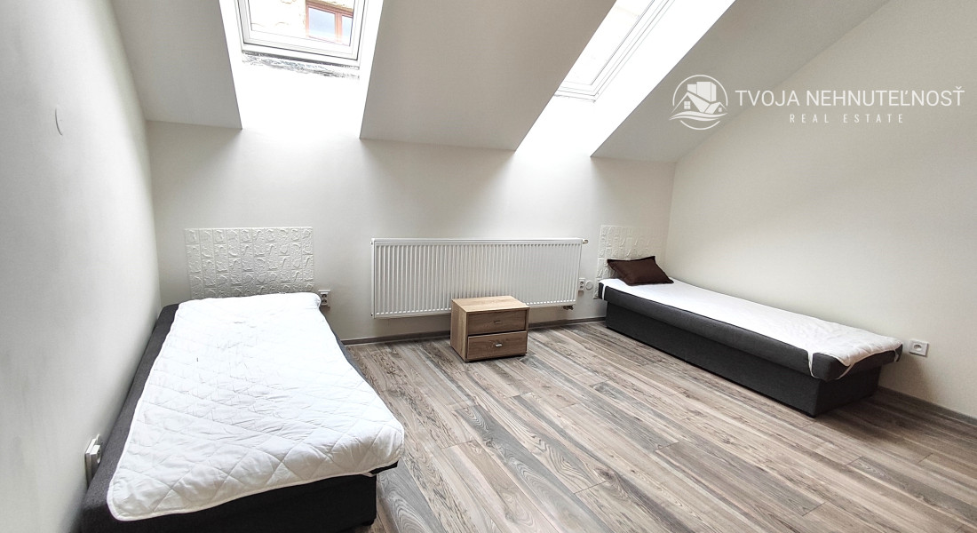 Voľný ihneď... priestranný bezbariérový 4 izbový byt s terasou v priamom centre Prešova, Františkánske námestie