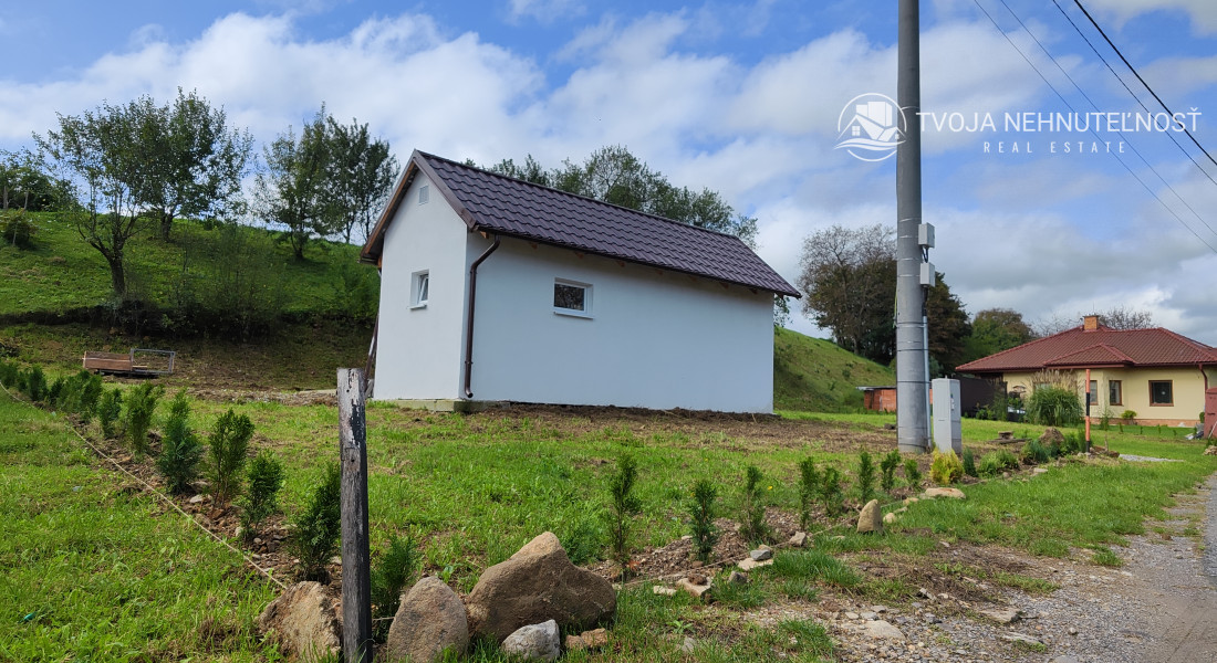 Prenajatý do 1.6.2026.... Malý romantický domček pre jedného, alebo pár, na pozemku 800 m2