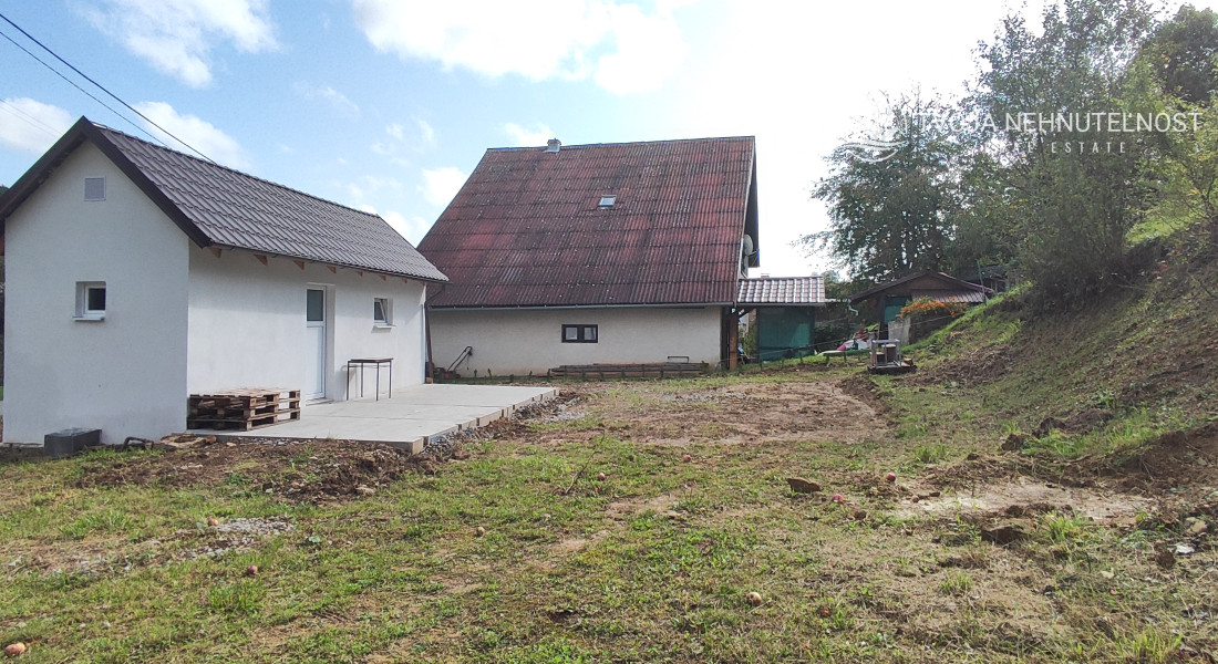 Prenajatý do 1.6.2026.... Malý romantický domček pre jedného, alebo pár, na pozemku 800 m2