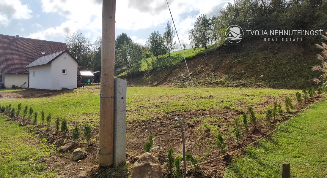 Prenajatý do 1.6.2026.... Malý romantický domček pre jedného, alebo pár, na pozemku 800 m2