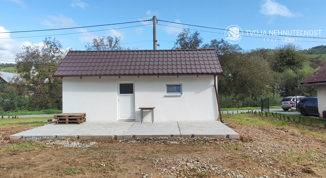 Prenajatý do 1.6.2026.... Malý romantický domček pre jedného, alebo pár, na pozemku 800 m2