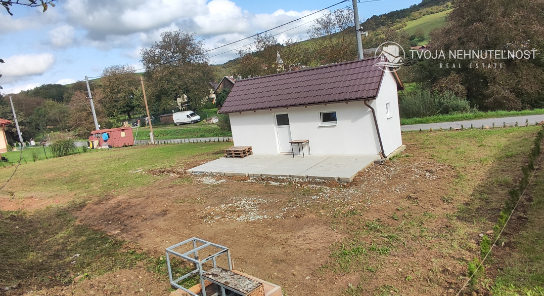 Prenajatý do 1.6.2026.... Malý romantický domček pre jedného, alebo pár, na pozemku 800 m2