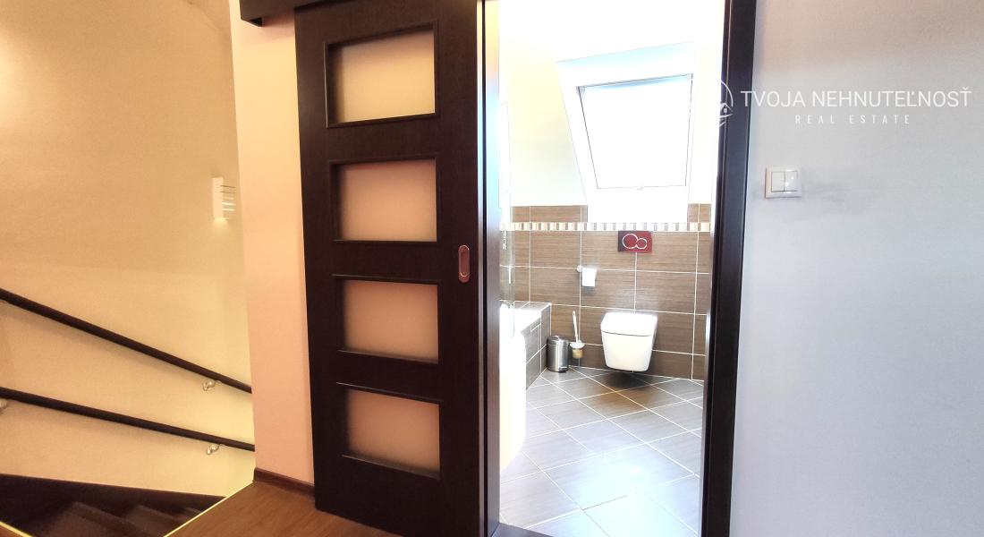 Prenajatý do 1.6.2026 .... krásny 3 izbový mezonetový byt v nadstavbe Budovateľská ulica