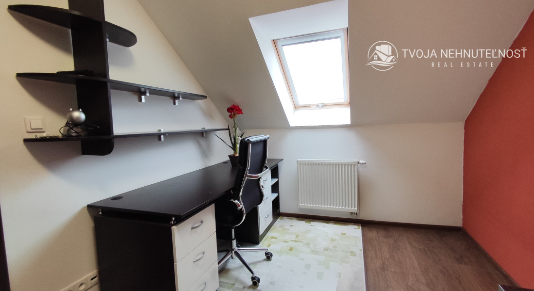 Prenajatý do 1.6.2026 .... krásny 3 izbový mezonetový byt v nadstavbe Budovateľská ulica