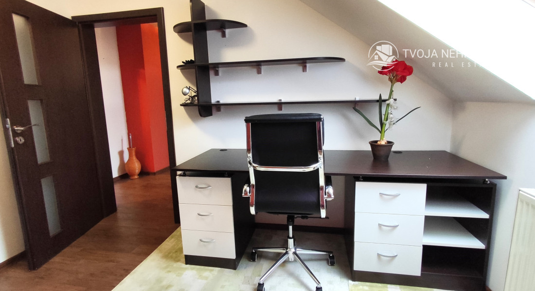 Prenajatý do 1.6.2026 .... krásny 3 izbový mezonetový byt v nadstavbe Budovateľská ulica