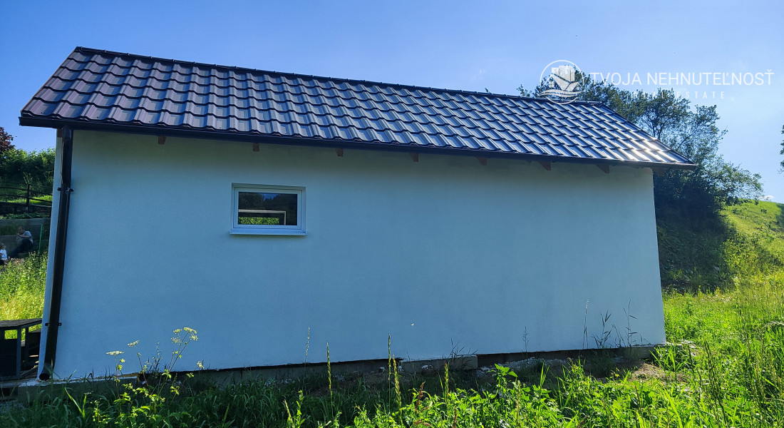 Na predaj rekreačný domček na pozemku 800 m2, vhodnom na výstavbu ďalšieho domu