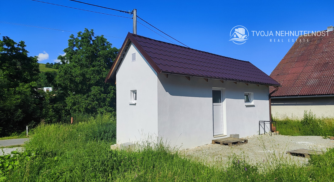 Na predaj rekreačný domček na pozemku 800 m2, vhodnom na výstavbu ďalšieho domu