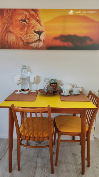 Na predaj rekreačný domček na pozemku 800 m2, vhodnom na výstavbu ďalšieho domu