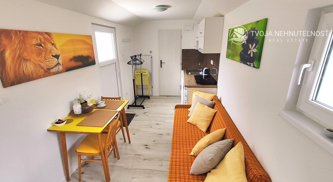 Na predaj rekreačný domček na pozemku 800 m2, vhodnom na výstavbu ďalšieho domu