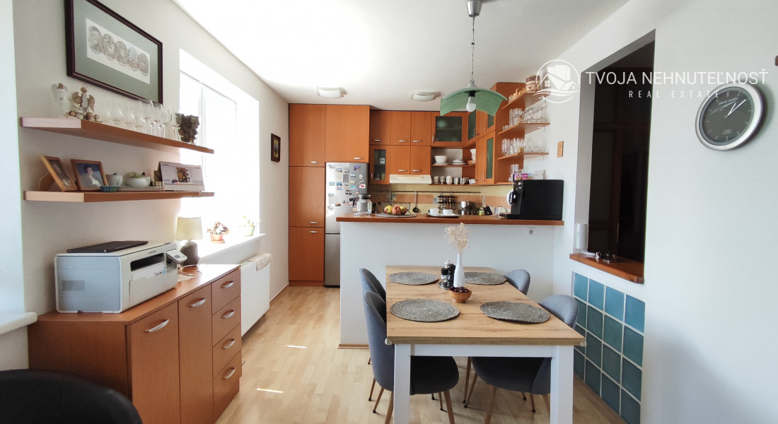 Prenajatý do 1.1.2026 ... Na prenájom skvelý 4 izbový byt v zabývanej novostavbe Tekeľova ulica Ľubotice (za OC MAX), zariadený s garážou, voľný ihneď