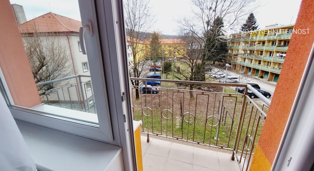 PRENAJATÝ DO 2.12.2026 ... Na prenájom krásny zrekonštruovaný 2 izbový byt s balkónom Budovateľská, zariadený, voľný od 1.9.2024