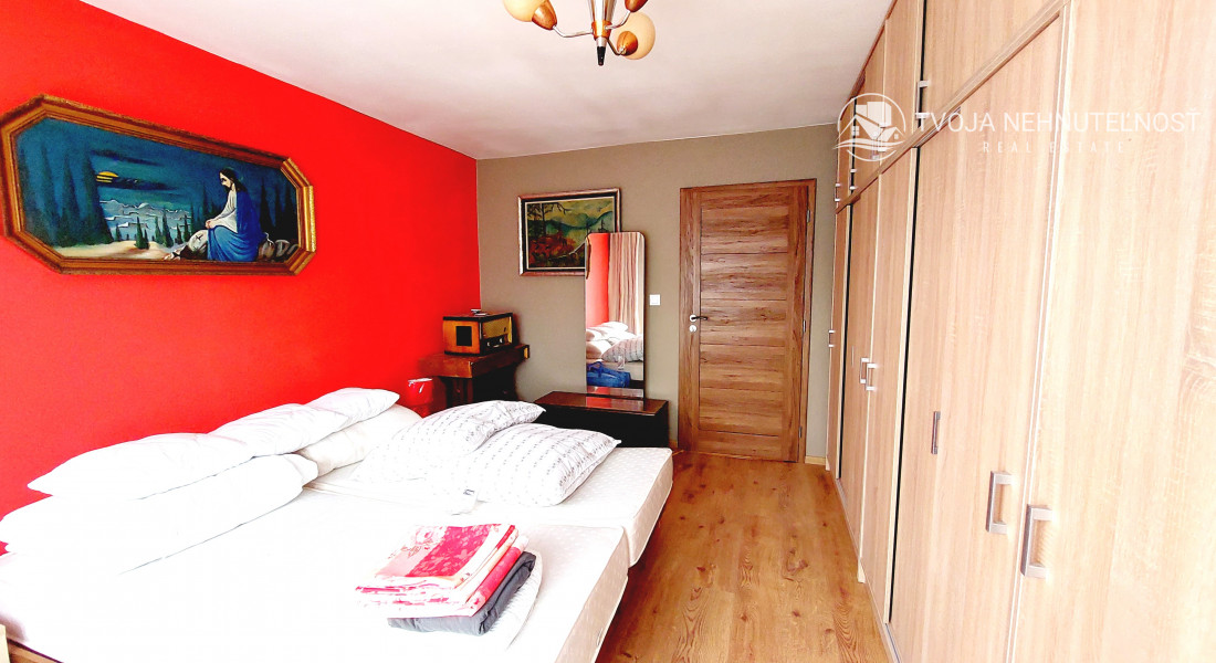 PRENAJATÝ DO 2.12.2026 ... Na prenájom krásny zrekonštruovaný 2 izbový byt s balkónom Budovateľská, zariadený, voľný od 1.9.2024