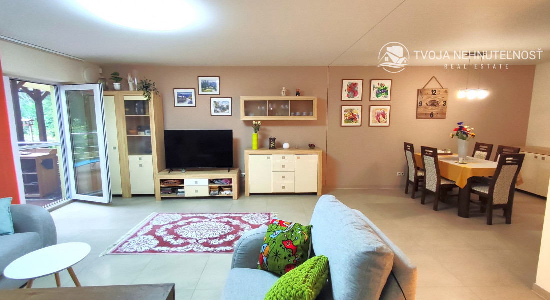 Skvelý 4 izbový poschodový dom Tichá Dolina ulica Pri Delni, zabývaná novostavba z roku 2014, čiastočne zariadený