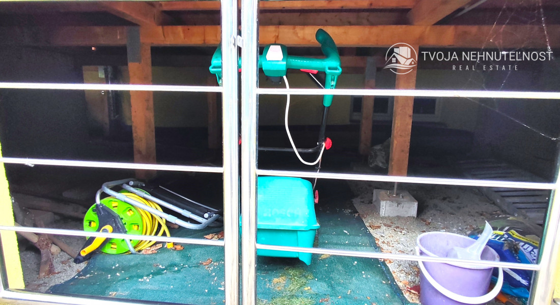 Skvelý 4 izbový poschodový dom Tichá Dolina ulica Pri Delni, zabývaná novostavba z roku 2014, čiastočne zariadený