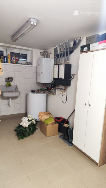 Skvelý 4 izbový poschodový dom Tichá Dolina ulica Pri Delni, zabývaná novostavba z roku 2014, čiastočne zariadený