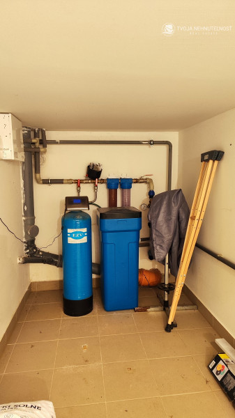 Skvelý 4 izbový poschodový dom Tichá Dolina ulica Pri Delni, zabývaná novostavba z roku 2014, čiastočne zariadený