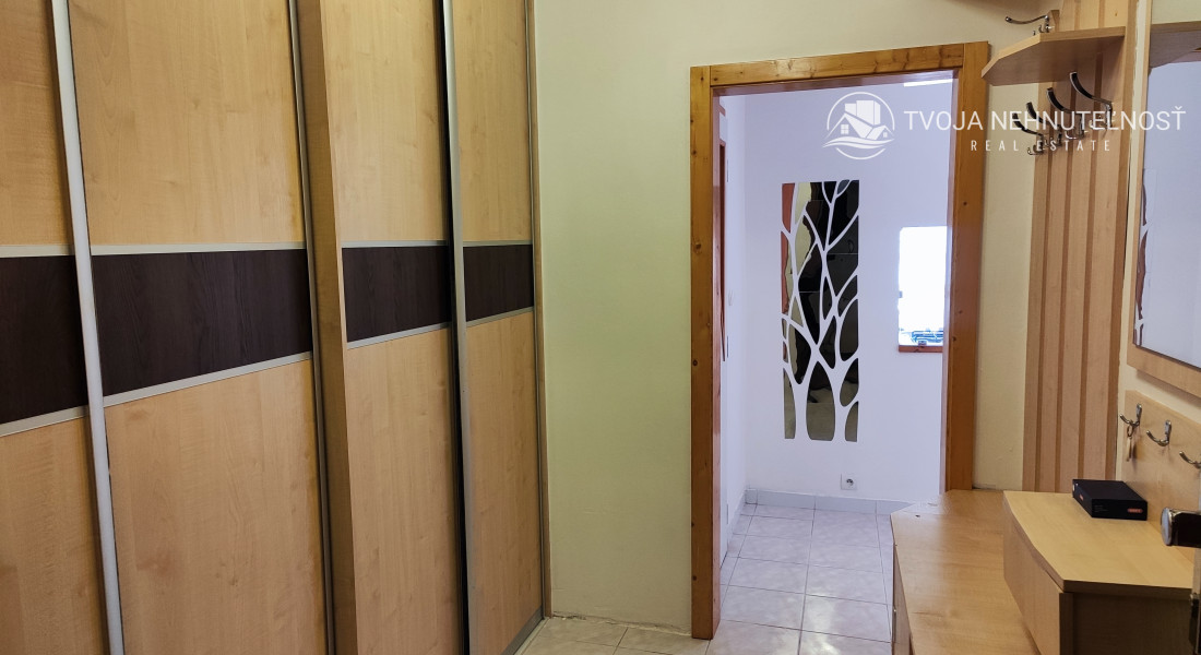 Prenajatý do 30.05.2026... útulný zariadený 3 izbový byt Sídlisko 3  - s dvomi loggiami, Prešov ul. Prostejovská