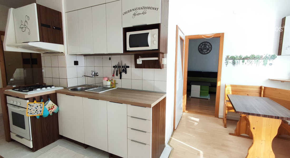 Prenajatý do 30.05.2026... útulný zariadený 3 izbový byt Sídlisko 3  - s dvomi loggiami, Prešov ul. Prostejovská