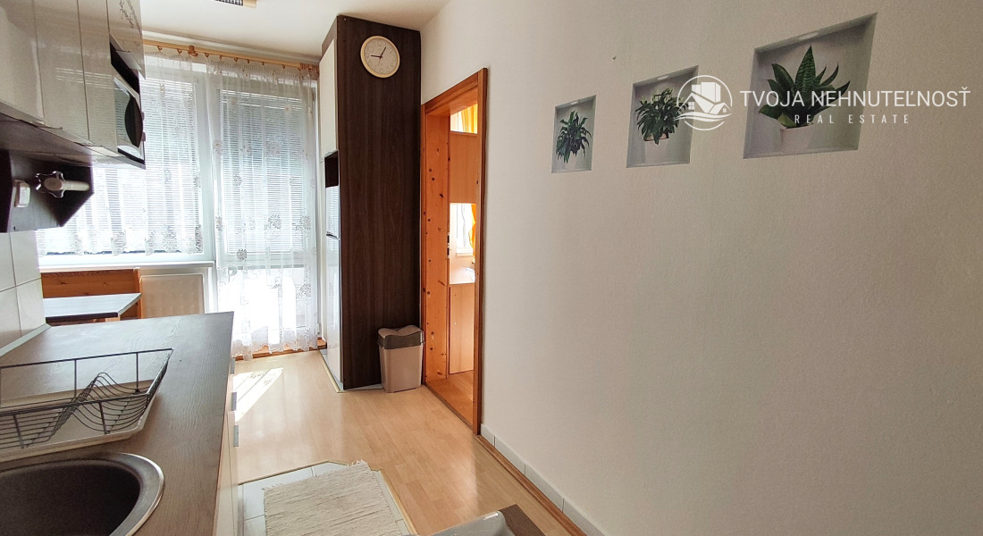 Prenajatý do 30.05.2026... útulný zariadený 3 izbový byt Sídlisko 3  - s dvomi loggiami, Prešov ul. Prostejovská