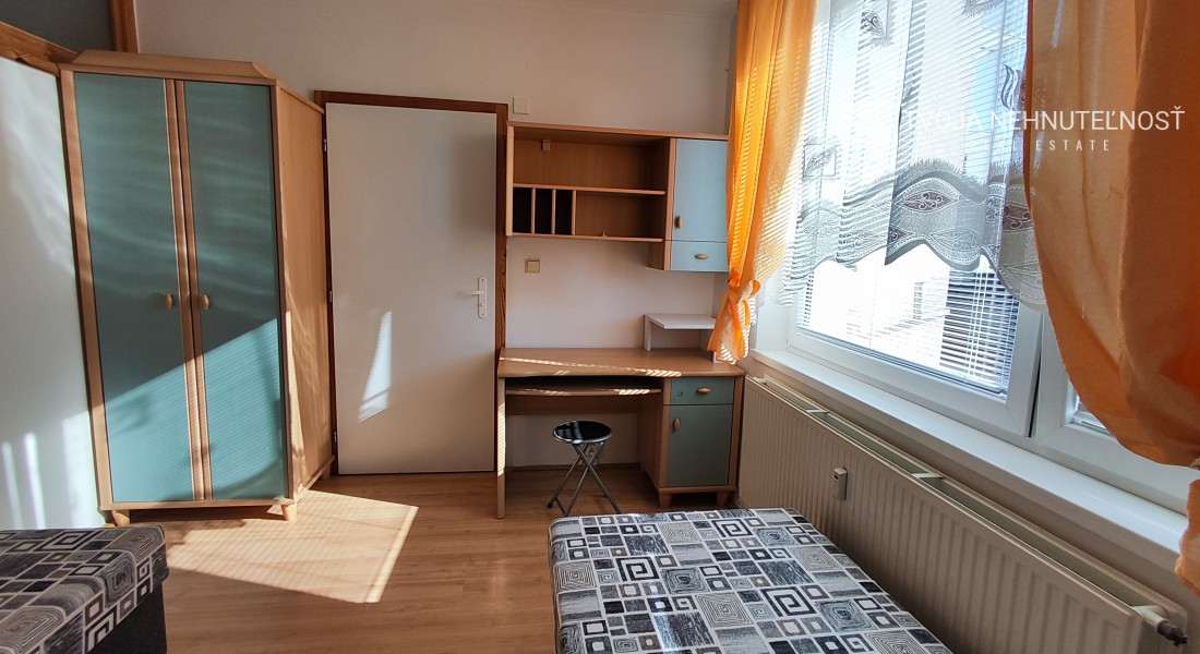 Prenajatý do 30.05.2026... útulný zariadený 3 izbový byt Sídlisko 3  - s dvomi loggiami, Prešov ul. Prostejovská