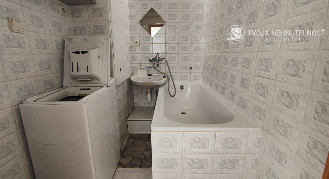 Prenajatý do 30.05.2026... útulný zariadený 3 izbový byt Sídlisko 3  - s dvomi loggiami, Prešov ul. Prostejovská