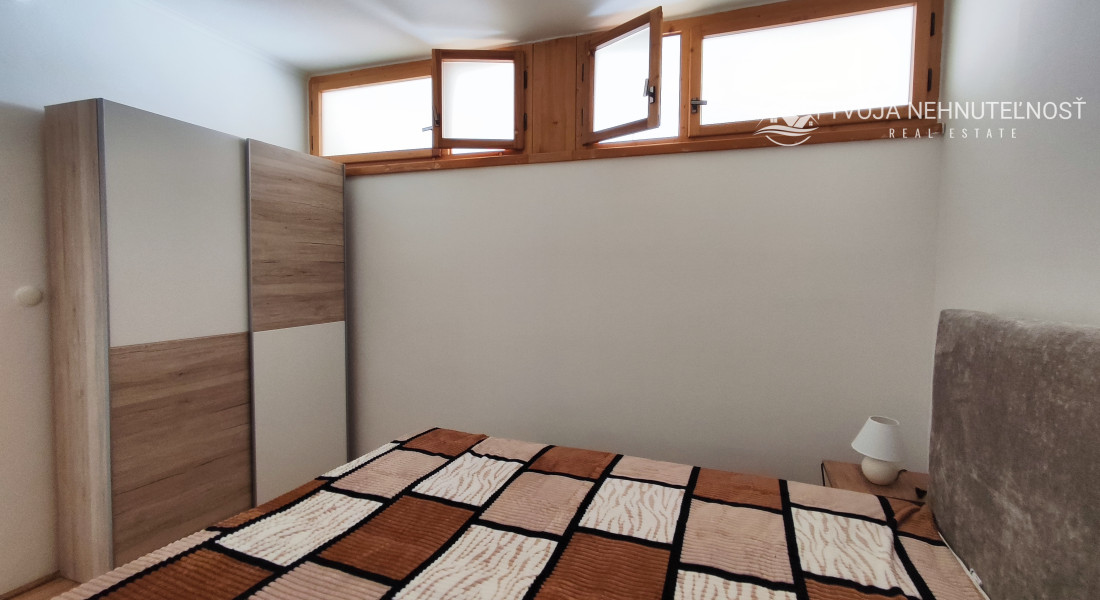 Prenajatý do 30.05.2026... útulný zariadený 3 izbový byt Sídlisko 3  - s dvomi loggiami, Prešov ul. Prostejovská