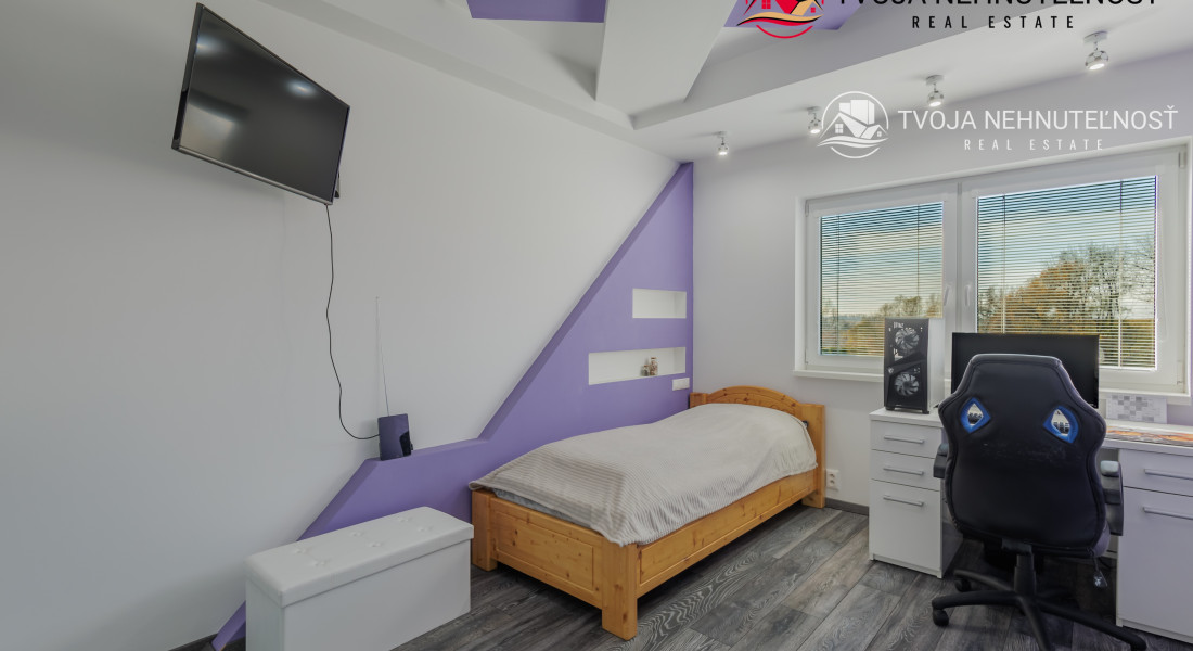 REZERVOVANÝ.....Luxusný dom so záhradou a dvojgarážou, kompletne zariadený, zabývaná novostavba