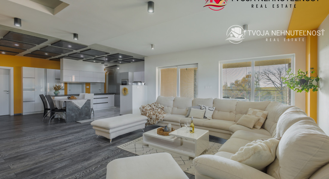 REZERVOVANÝ.....Luxusný dom so záhradou a dvojgarážou, kompletne zariadený, zabývaná novostavba