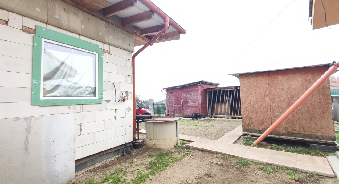 Skvelá príležitosť...rodinný dom ihneď na bývanie, dvojgaráž 80 m2 - rôzne účely, pozemok 629 m2, vjazdy z dvoch strán pozemku, všetky IS