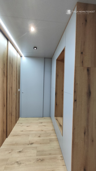 Prenajatý do 1.1.2026....Exkluzívny 2 izbový byt po kompletnej dizajnovej rekonštrukcii na Sekčove, 60 m2