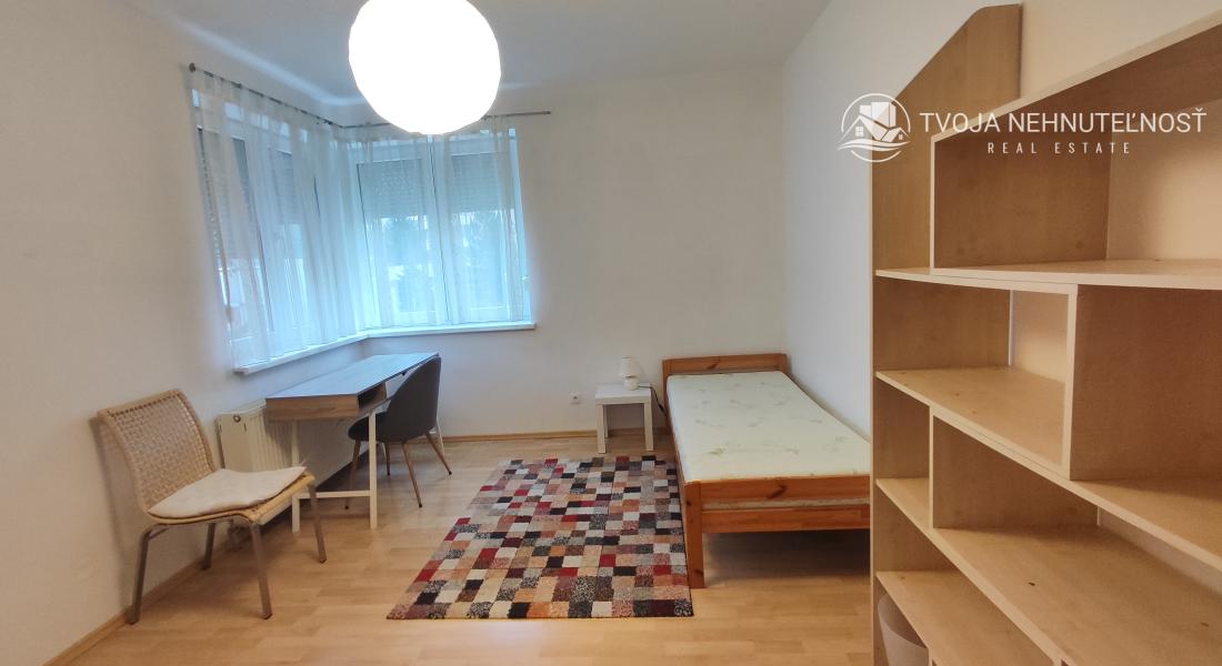 Prenajatý do 1.1.2026 ... Na prenájom skvelý 4 izbový byt v zabývanej novostavbe Tekeľova ulica Ľubotice (za OC MAX), zariadený s garážou, voľný ihneď