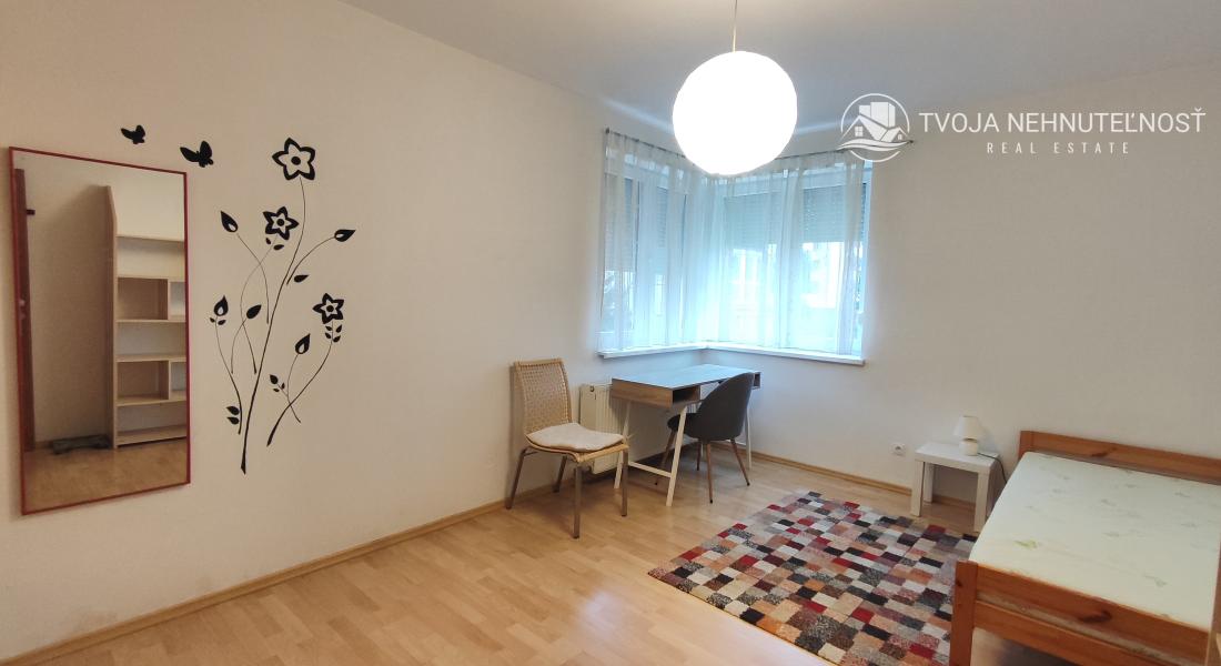 Prenajatý do 1.1.2026 ... Na prenájom skvelý 4 izbový byt v zabývanej novostavbe Tekeľova ulica Ľubotice (za OC MAX), zariadený s garážou, voľný ihneď