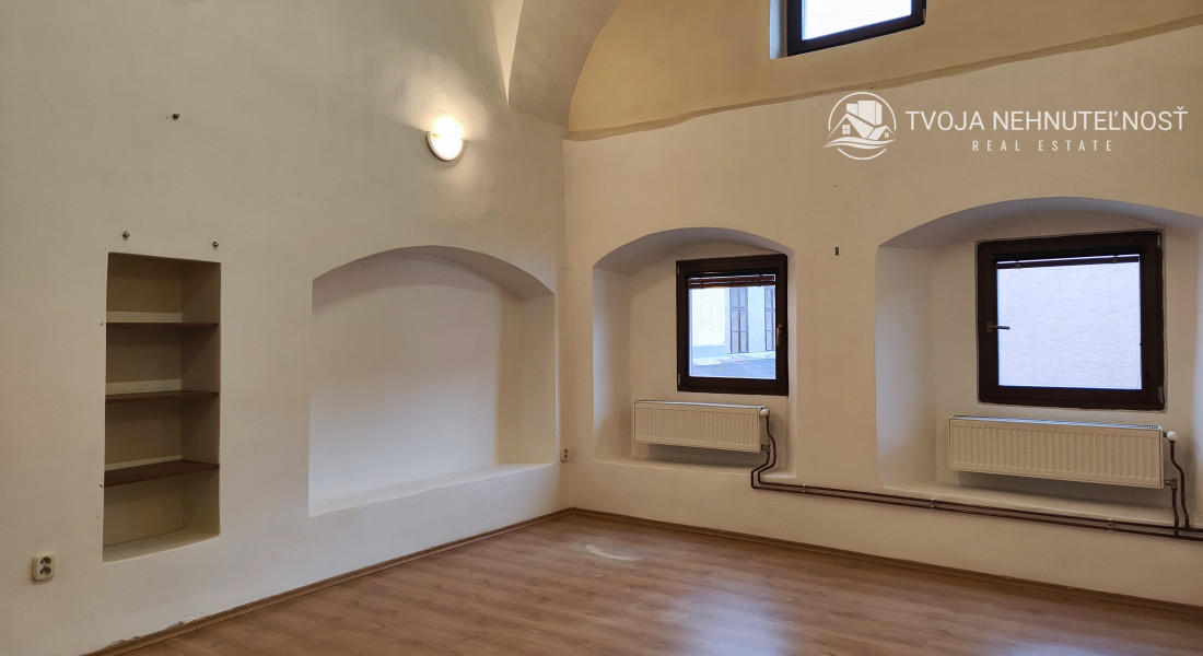 Priestor na prenájom na Hlavnej ulici vo dvore - I.poschodie