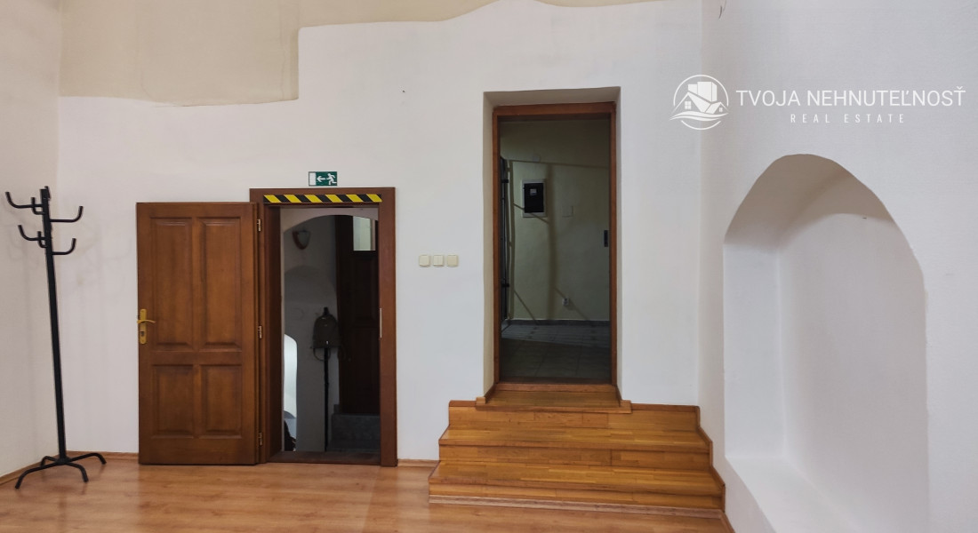 Priestor na prenájom na Hlavnej ulici vo dvore - I.poschodie