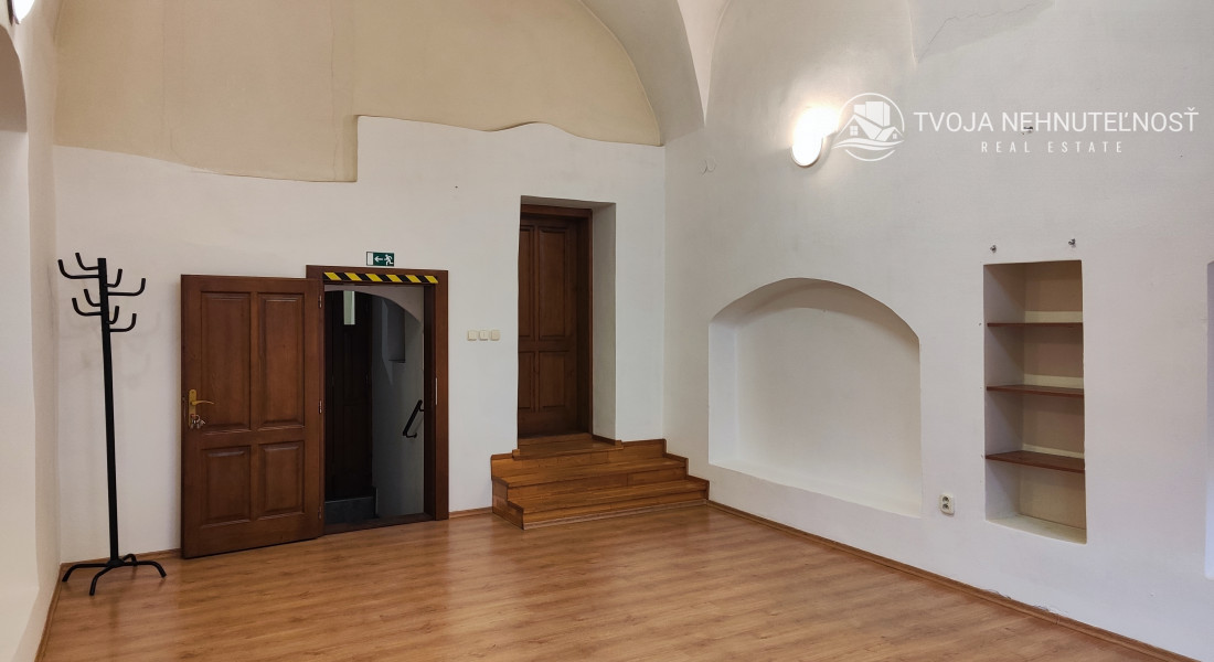 Priestor na prenájom na Hlavnej ulici vo dvore - I.poschodie