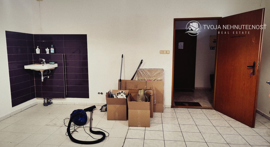 Priestor na prenájom na Hlavnej ulici vo dvore - I.poschodie