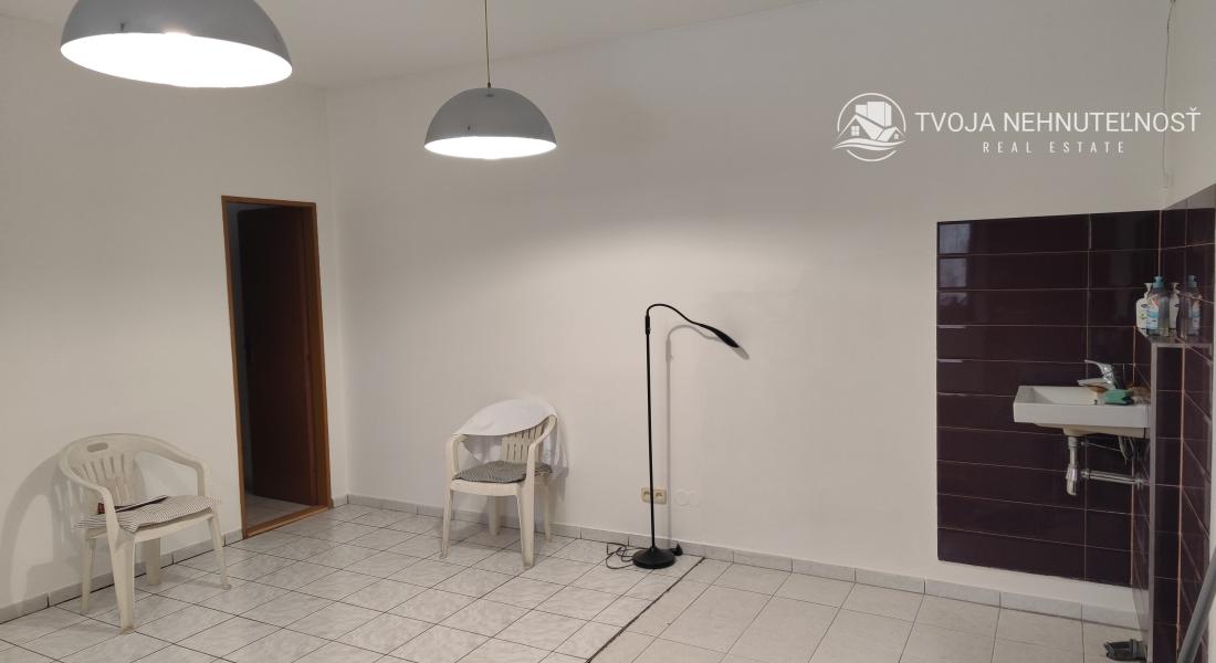 Priestor na prenájom na Hlavnej ulici vo dvore - I.poschodie