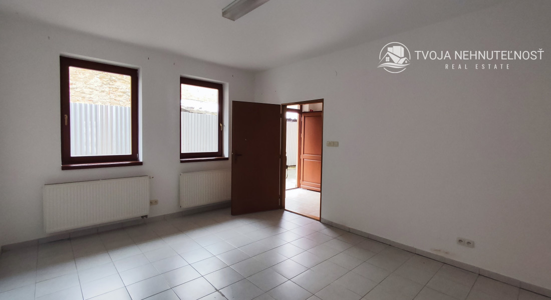 Priestor na prenájom na Hlavnej ulici vo dvore - prízemie