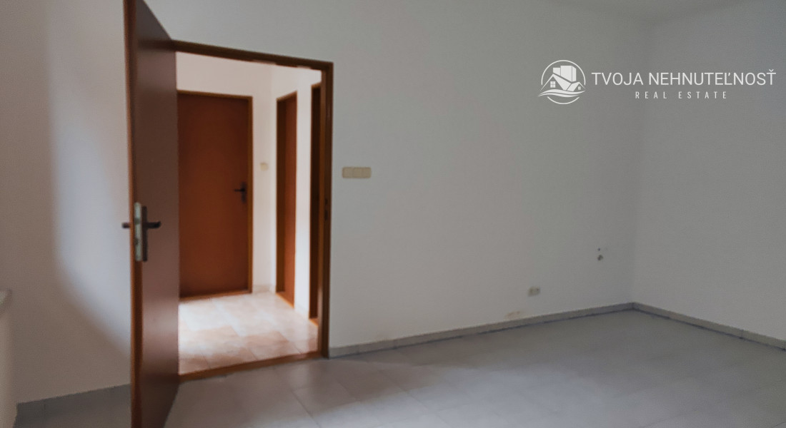 Priestor na prenájom na Hlavnej ulici vo dvore - prízemie