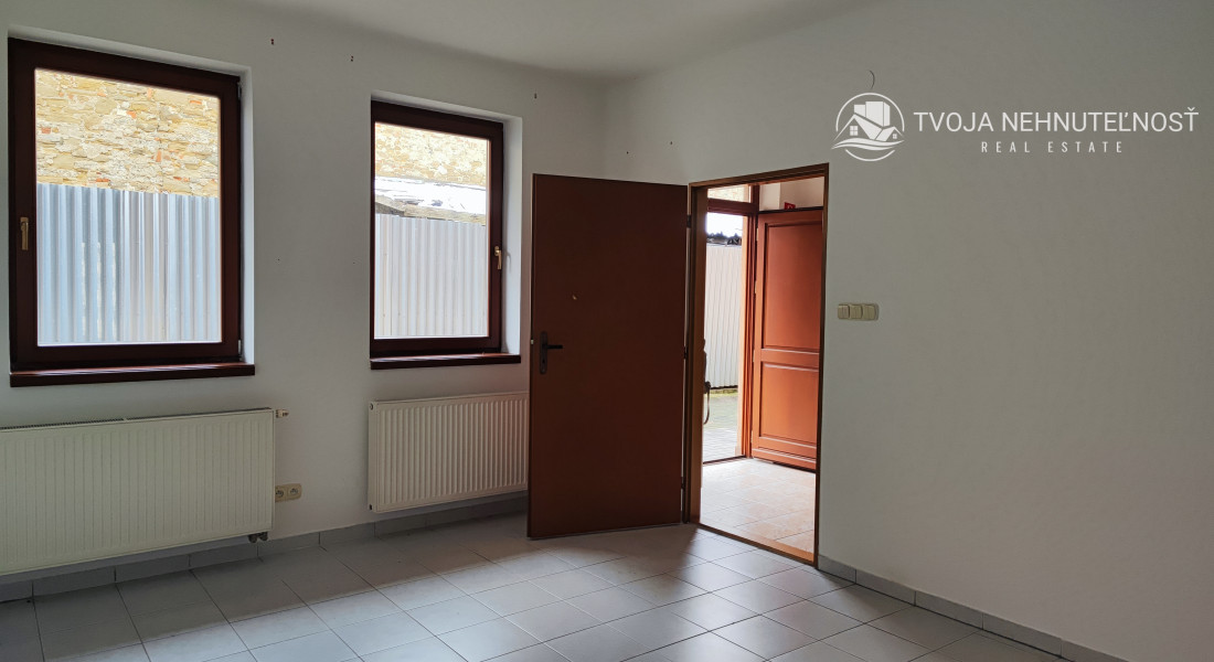 Priestor na prenájom na Hlavnej ulici vo dvore - prízemie