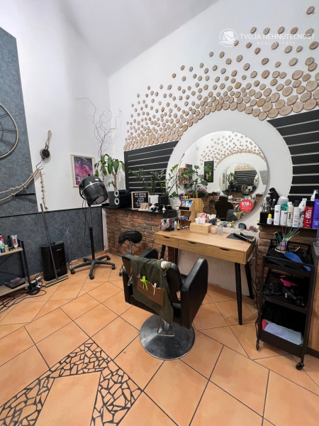 Priestor na prenájom kaderníctva na Hlavnej ulici vo dvore - prízemie